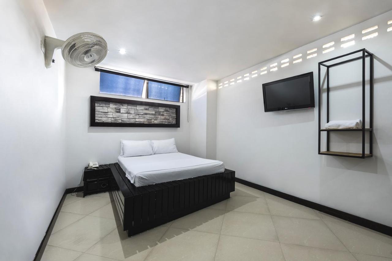 Hotel Kong 麦德林 外观 照片